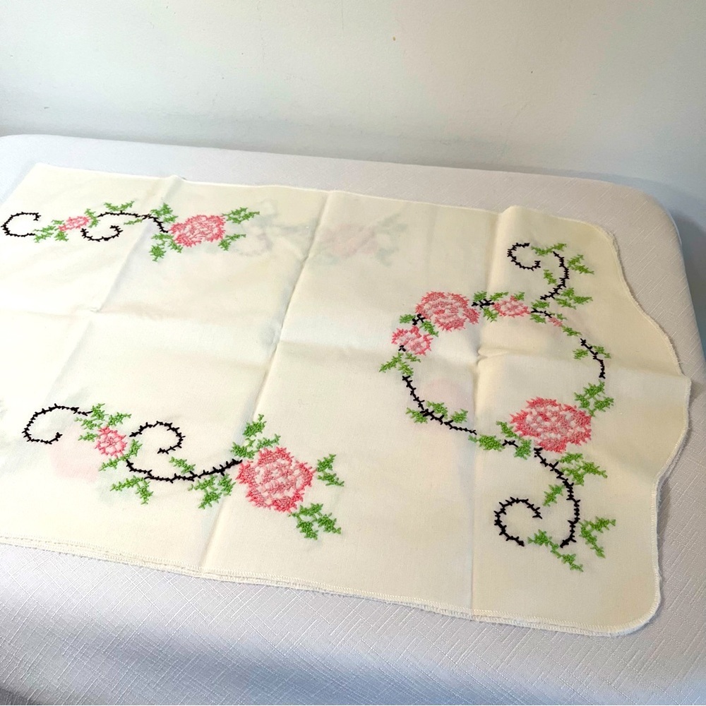 Floral Embroidered Table Runner. New. Vintage. Floral. Handmade